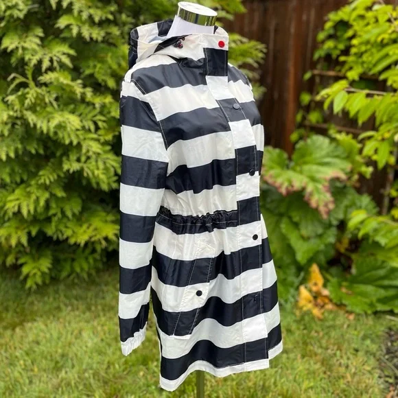 JOULES Right as Rain French Navy Stripe Golightly Raincoat Size 6 Packable - Picture 2 of 16